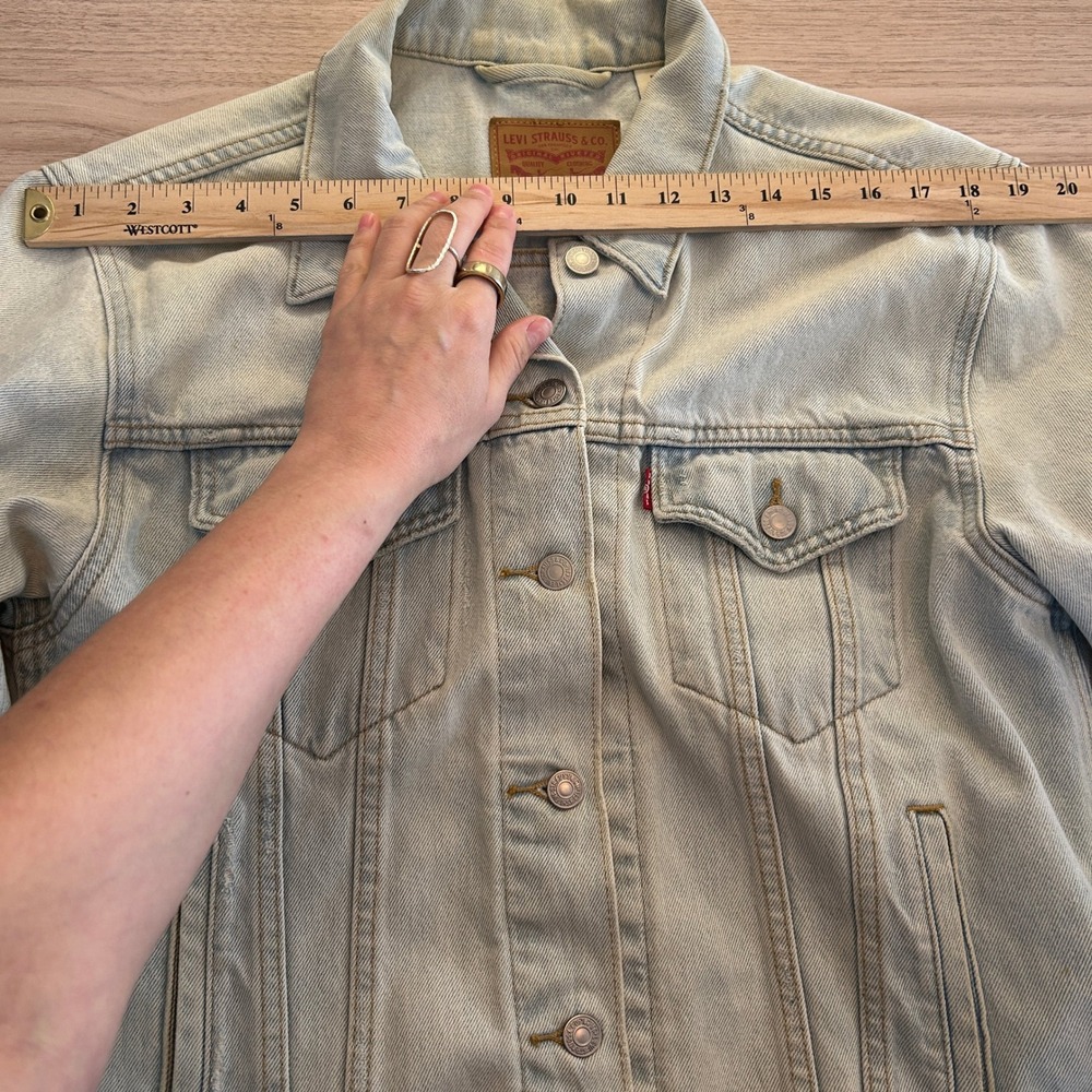 Levi's Denim Trucker Jacket Light Wash Blue Size L - Picture 4 of 9